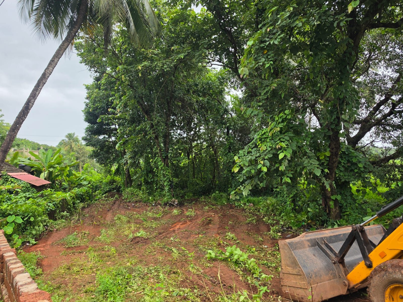 310 sqmts property in Tivim
